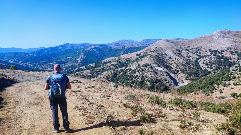 Creste del Gennargentu spalle a monte Armario, sentiero B 460