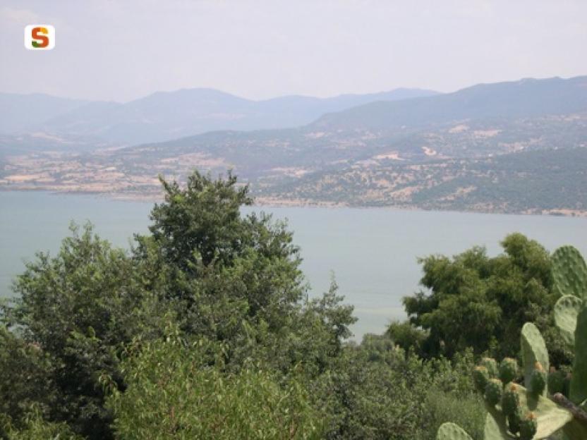 veduta del lago omodeo.jpg