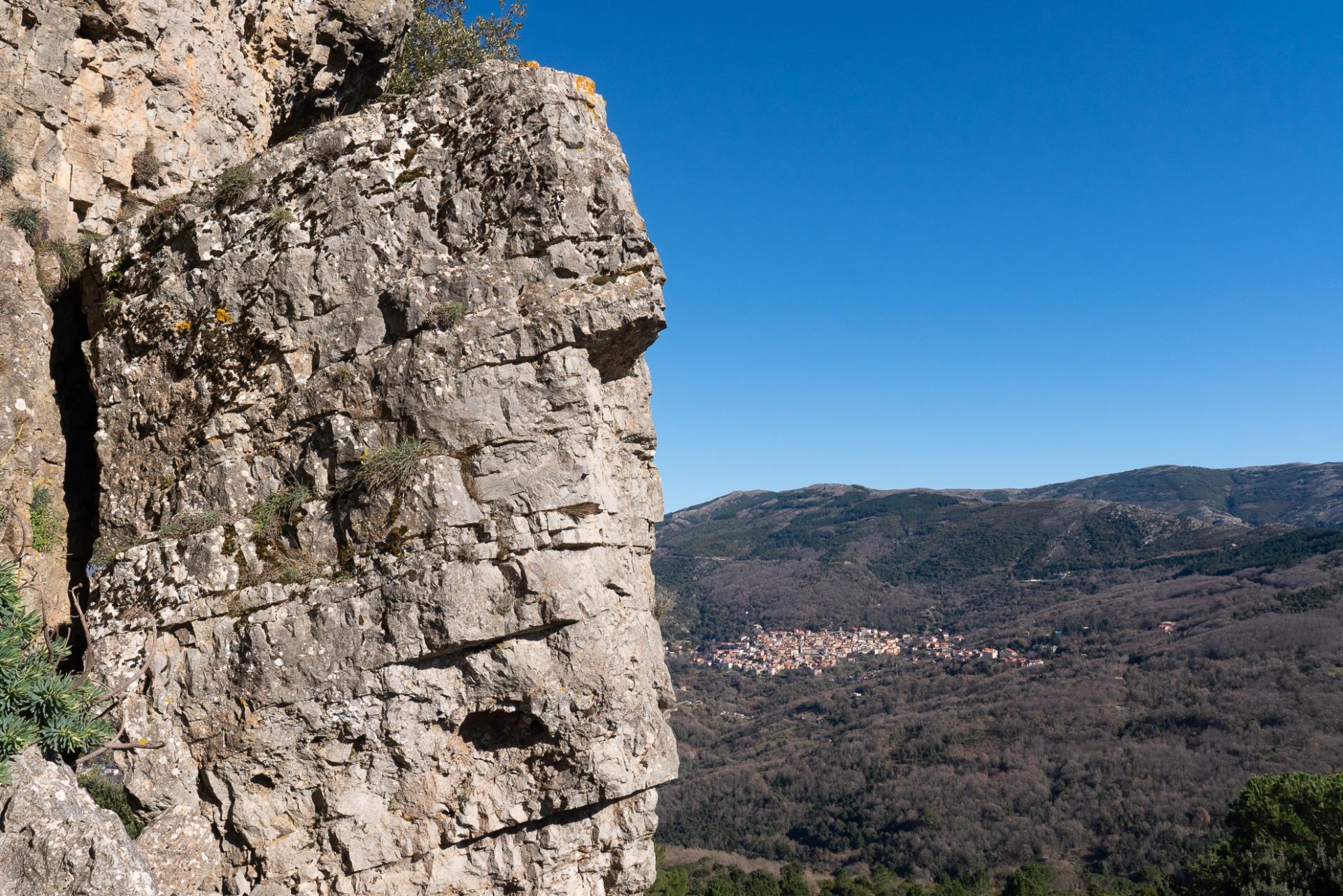 Aritzo - il paese visto da Texile.