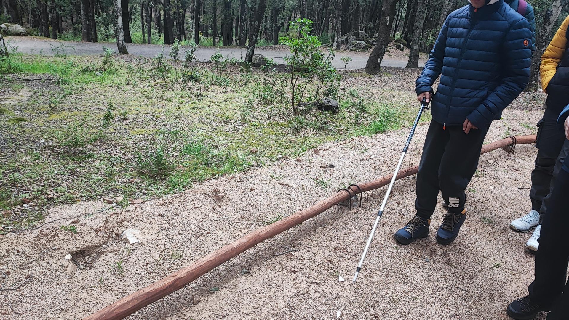 partenza dal parcheggio, incrocio strada per Lanusei, dotata di pali battibastone