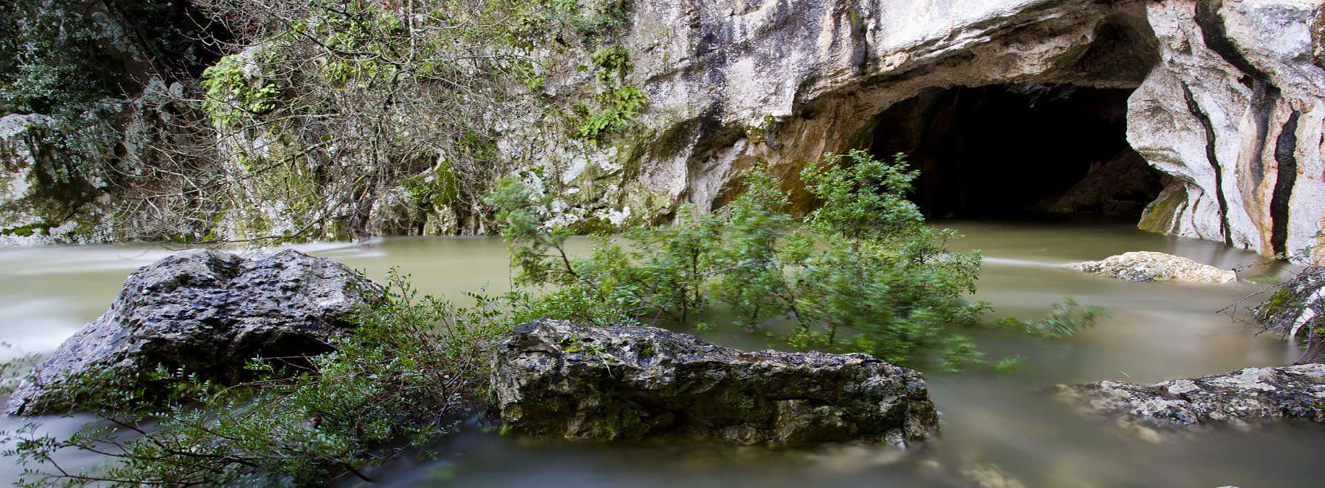 Sa Oche 'e su Bentu, grotta