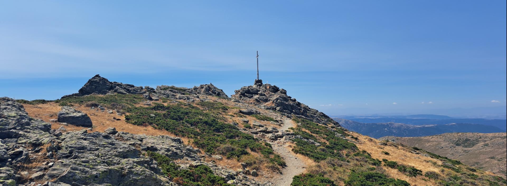 Punta la croce vista dal sentiero